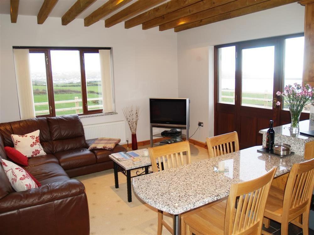 Cable Cottage Фишгард Екстериор снимка